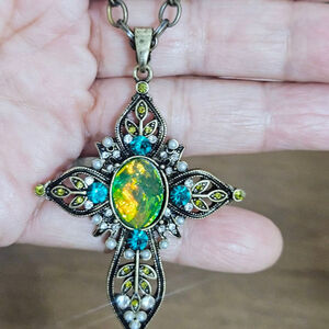 Green Rhinestones And Pearl Vintage Style Pendant Necklace